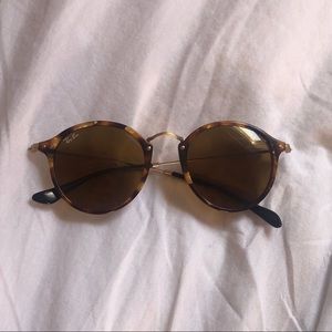 Ray Ban Round Fleck Tortoise Sunglasses